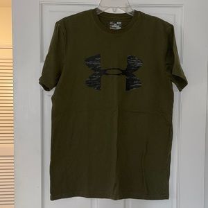 Mens under armour shirt, small